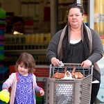 FP_8680985_McCarthyMelissa_Shopping_EXCL_LGFF_04_12