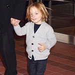 knox-jolie-pitt-300
