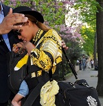 beyonce-roberto-cavalli-mummy-bag