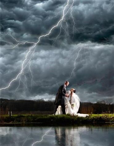 zAbigail-Andy-Cullen’s-‘Breaking-Dawn’-Inspired-Wedding-Photos-435x580
