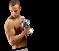 young-man-lifting-weights-nl