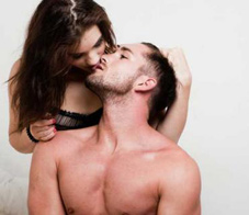 Couple-Kissing