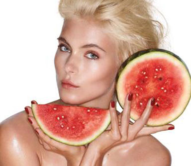 woman-holding-melon-NL