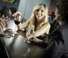 7-ways-youre-giving-her-the-wrong-idea-buy-her-more-than-one-drink_0-NL