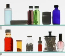 10-medicine-cabinet-must-haves-main-NL