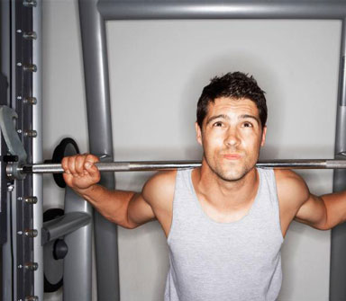 4-ways-to-get-more-reps-in-any-lift-main-NL