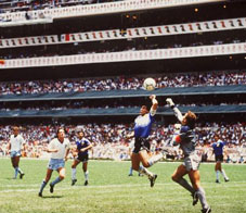10-famous-world-cup-moments-hand-of-god-nl