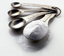 safe-ways-to-whiten-teeth-baking-soda-NL