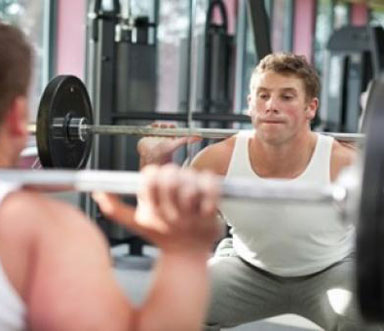 man-squats-gym-rotator_0-NL
