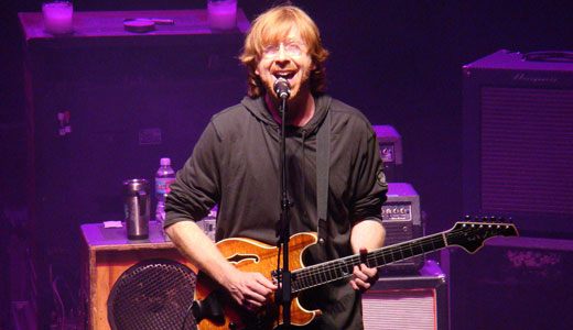 Trey-Anastasio_2009_FEAT.jpg