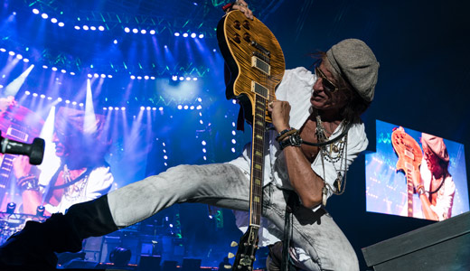 May18_PG_FEAT_Joe-Perry-6_Photo-by-Ross-Halfin_FEAT.jpg