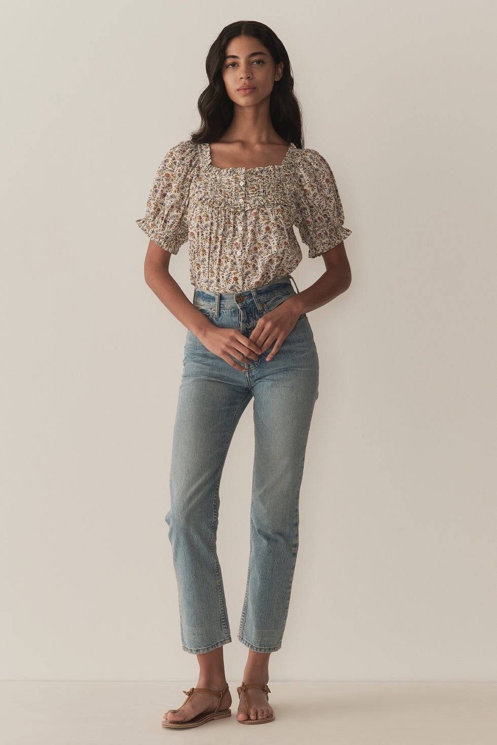 {horizon.content{3].title}