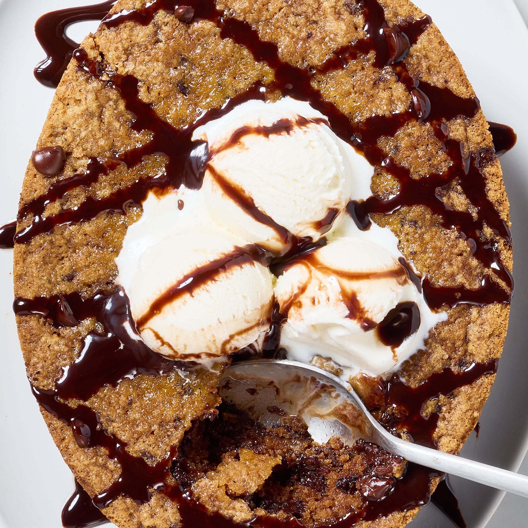 Slow-Cooker Chocolate Chip Cookie