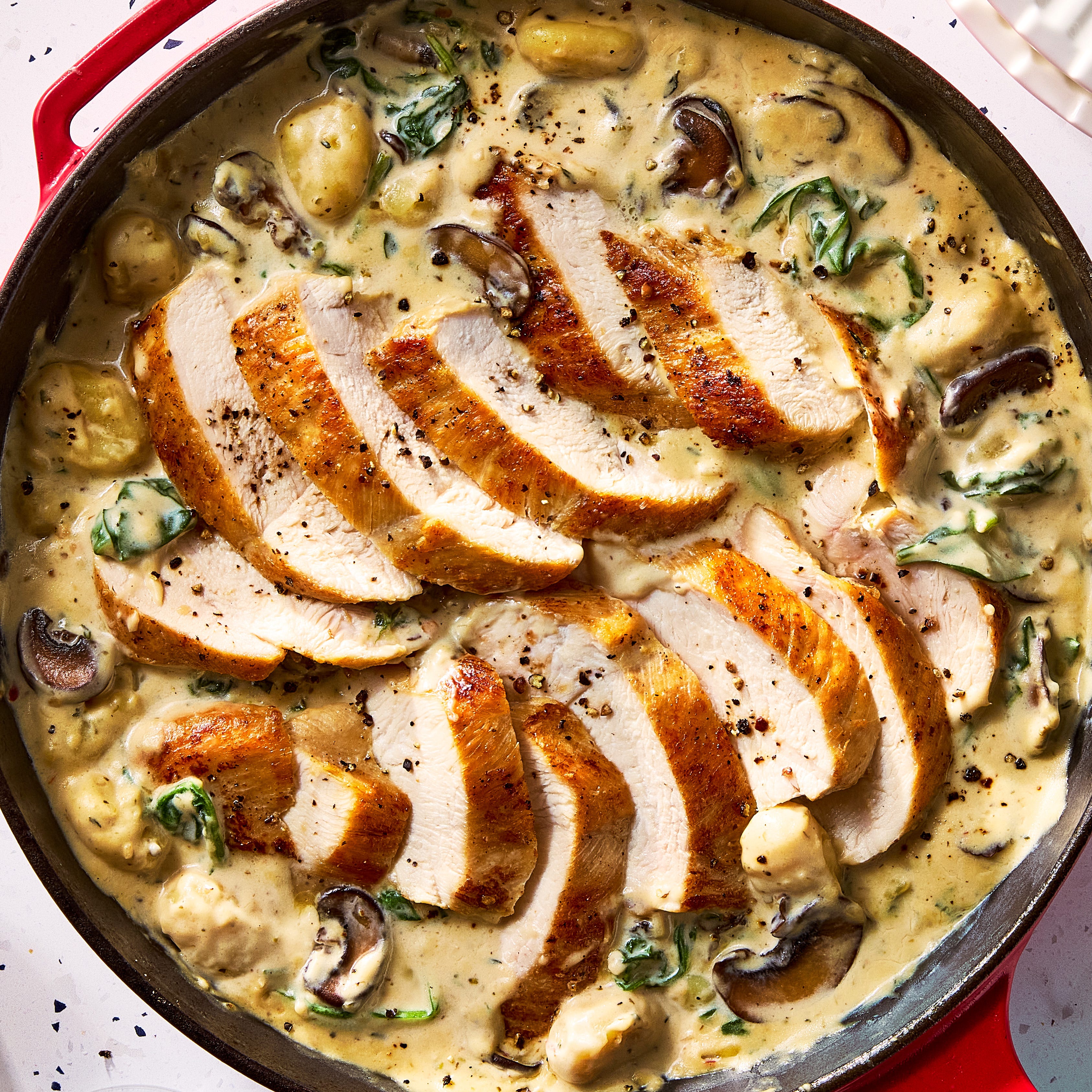 30 One-Pot Pasta Recipes So You Can Spend More Time Eating & Less Time Cleaning 30 One-Pot Pasta Recipes So You Can Spend More Time Eating & Less Time Cleaning