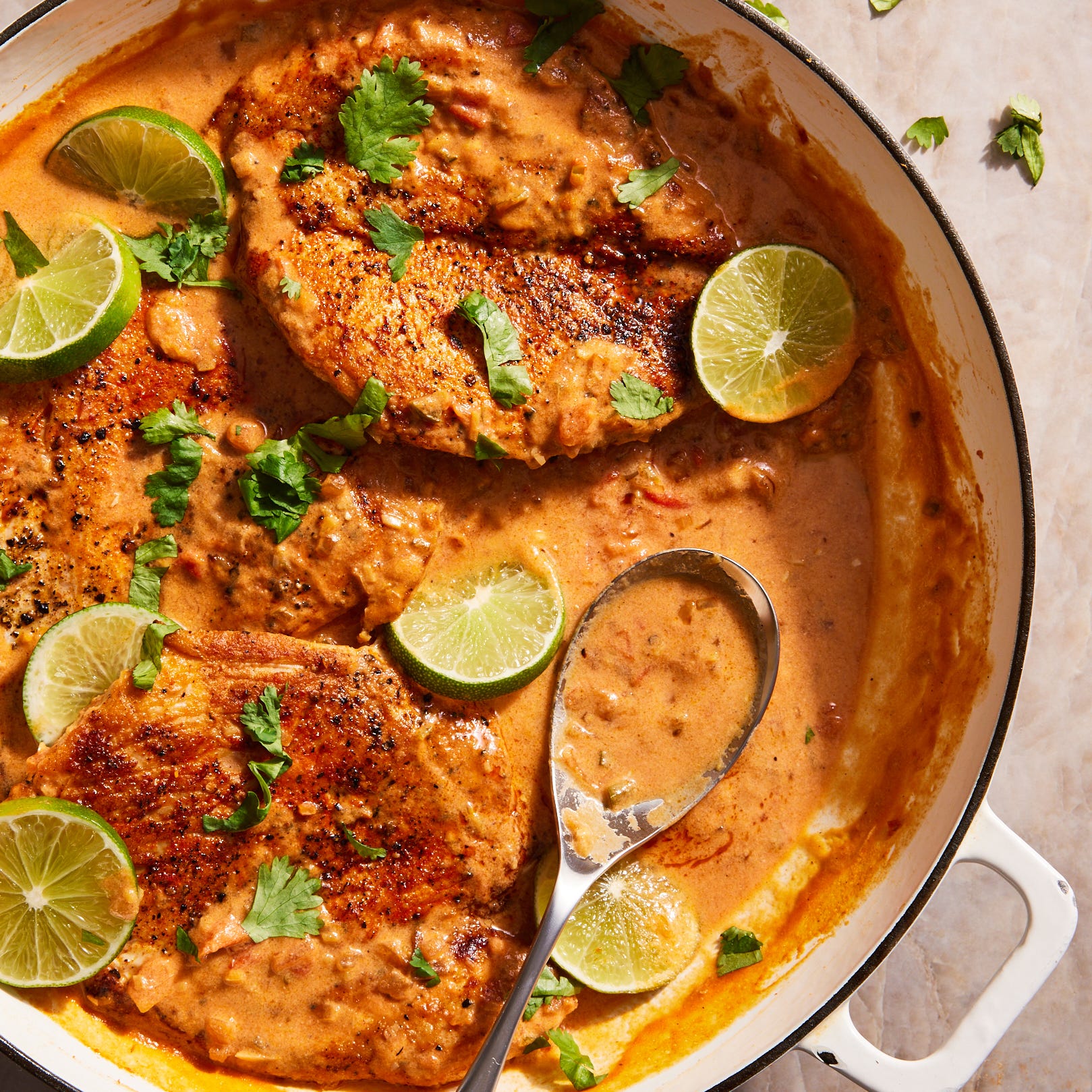 These 13 One-Pan Summer Dinners Keep Your Plates Full & Sinks Empty
