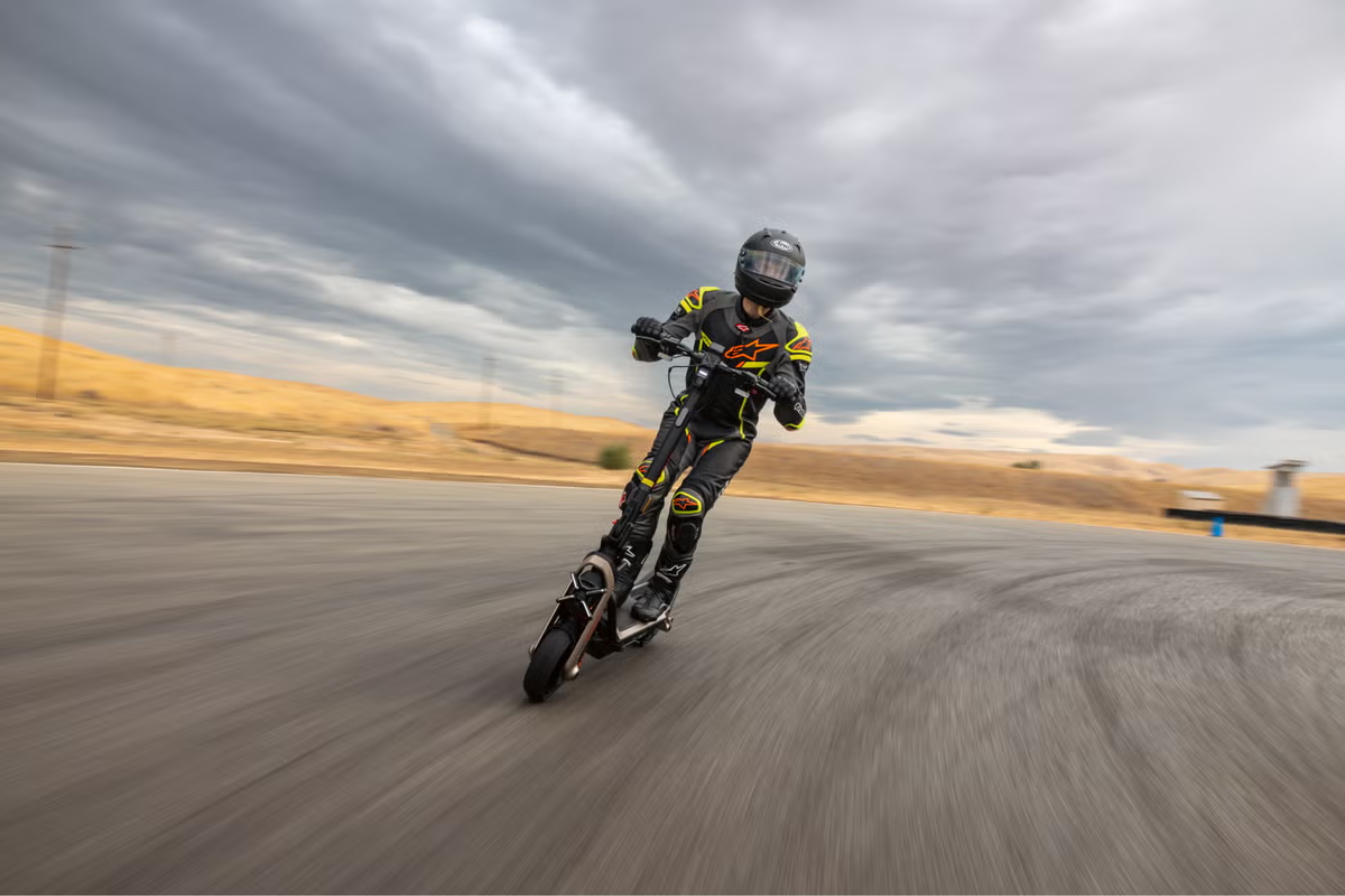 Could a Scooter Really Earn the 'GT3' Title? We Tested It With a Real Porsche 911 GT3 to Find Out