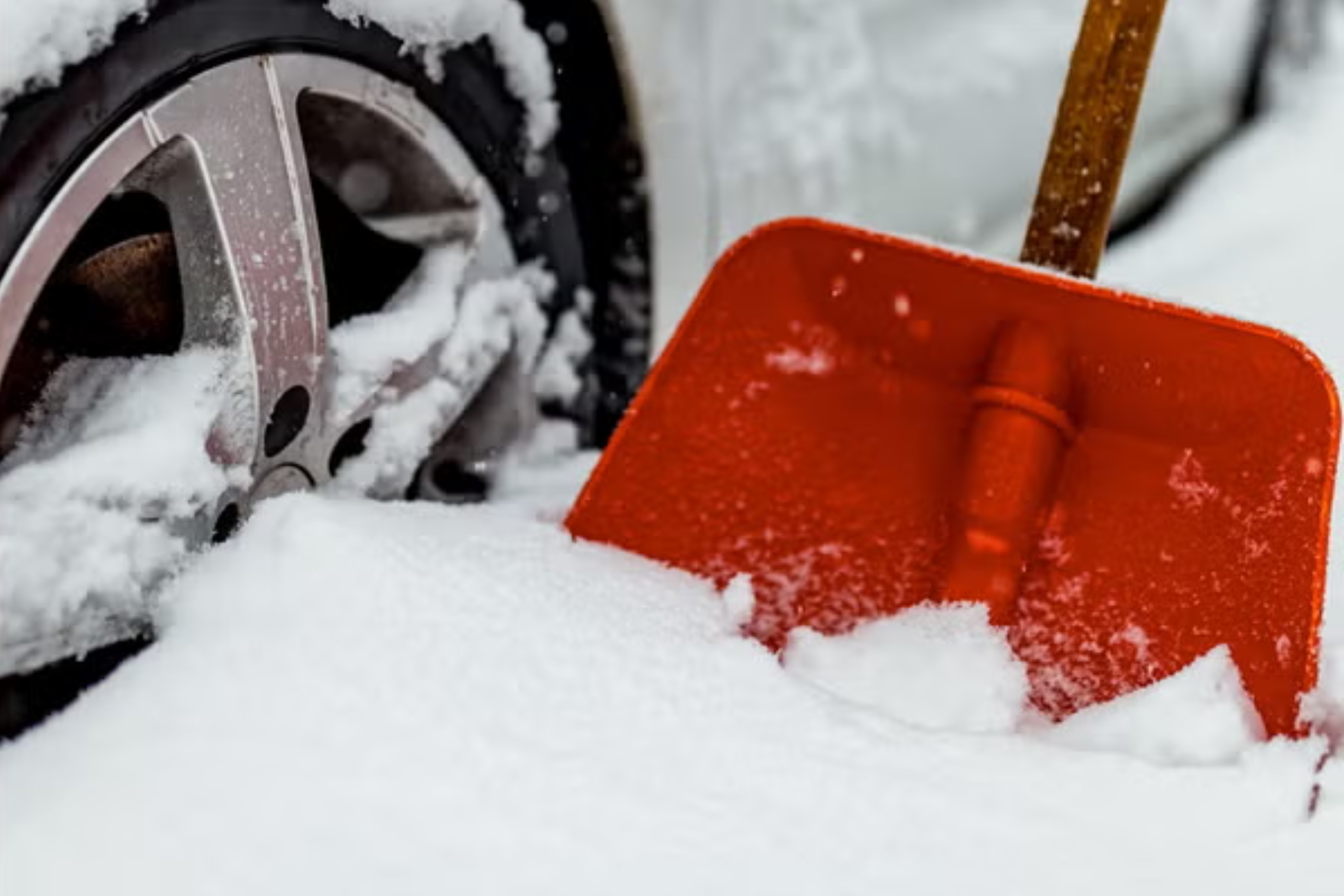 Never Get Stranded: 14 Essential Winter Survival Items For Your Car