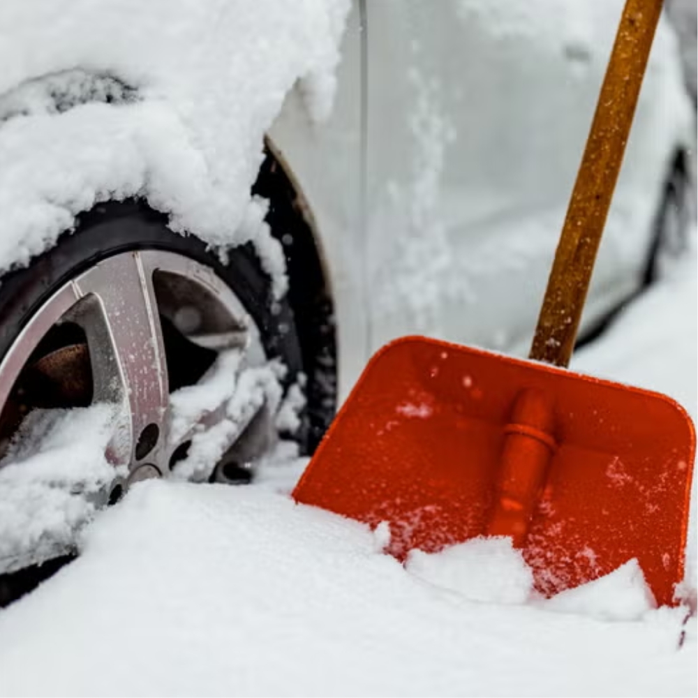 Never Get Stranded: 14 Essential Winter Survival Items For Your Car