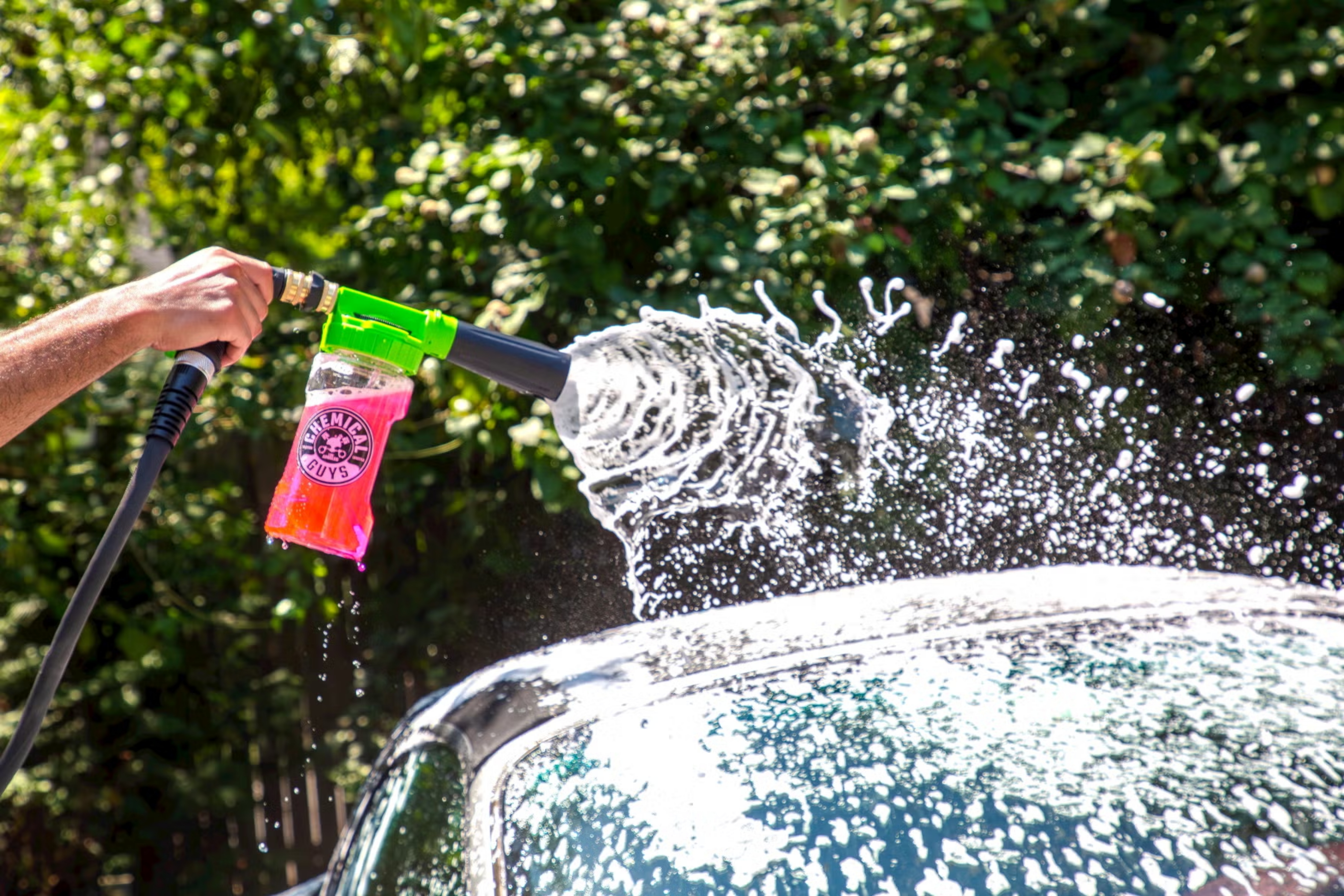 Is This the Most Satisfying Way to Wash a Car? We Think So Is This the Most Satisfying Way to Wash a Car? We Think So