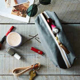 butter-design-lab_waxed-canvas-toiletries-pouch_provisions_mark_weinberg_027_MID