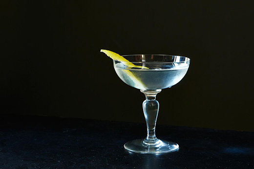 18 Classic Cocktails Everyone Should Know How to Make