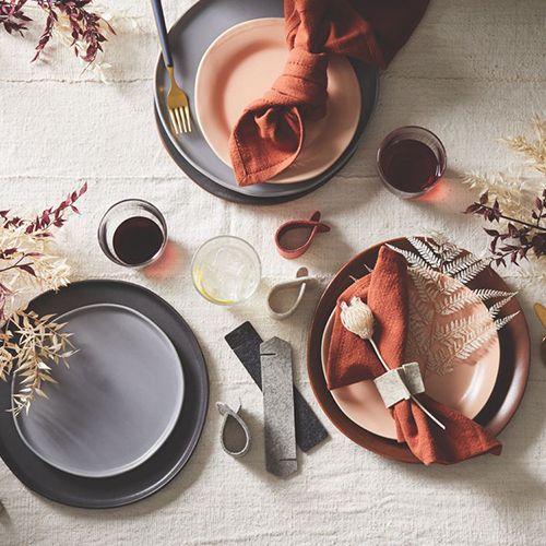 15-Minute Thanksgiving Table Settings That Prove Less Is More