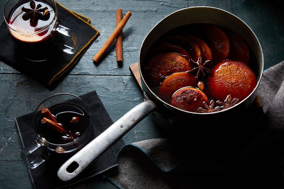 21 Best Thanksgiving Cocktail Recipes to Toast the Roast