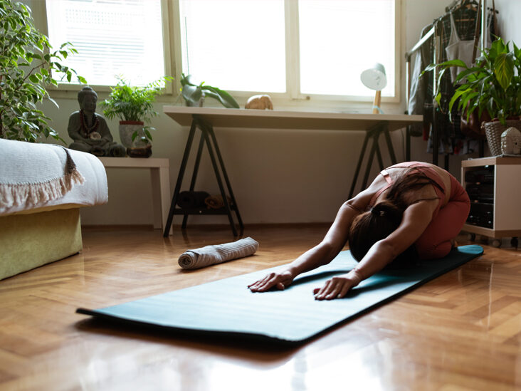 8 Stretches to Do Before Bed