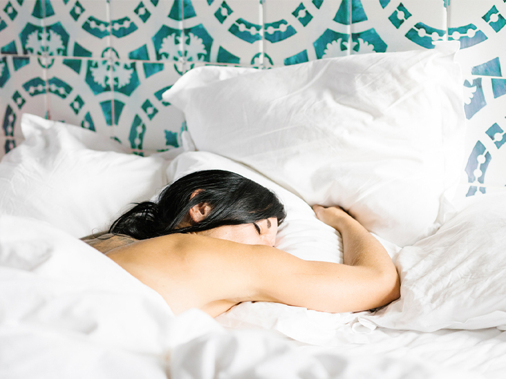 Top 10 Benefits of Sleeping Naked