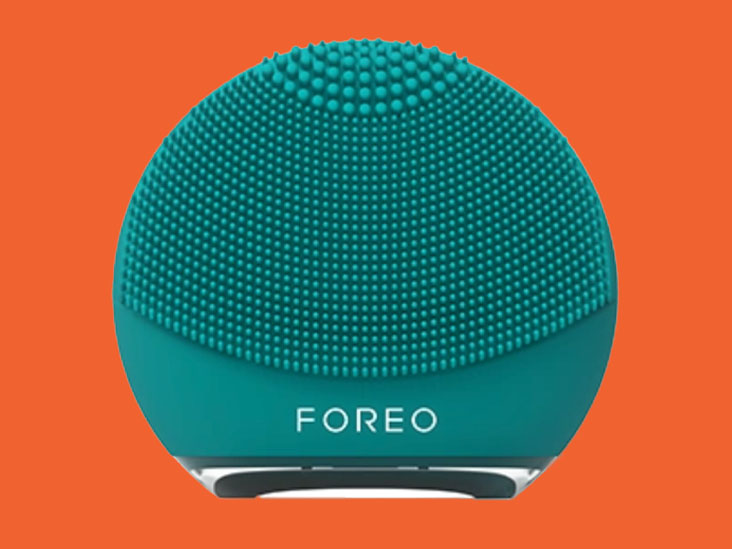 FOREO LUNA™ 4 Go Travel-Friendly Facial Cleansing & Massaging Device