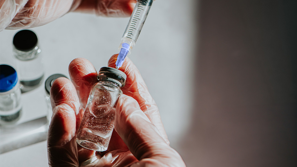 Cannabis leaf in ince