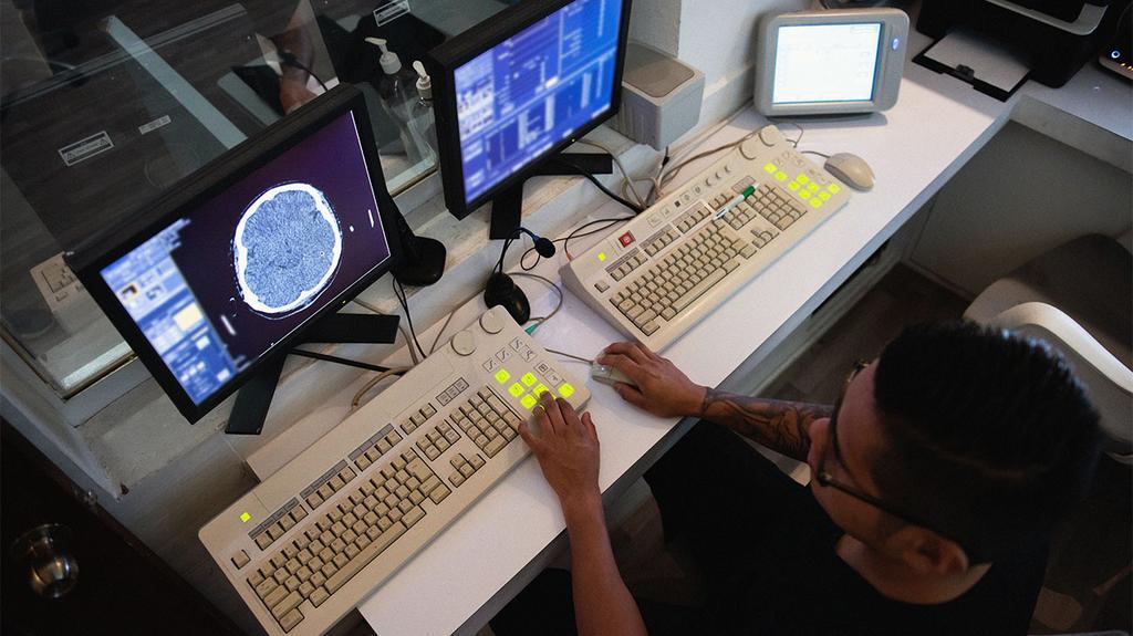 Cannabis leaf in ince