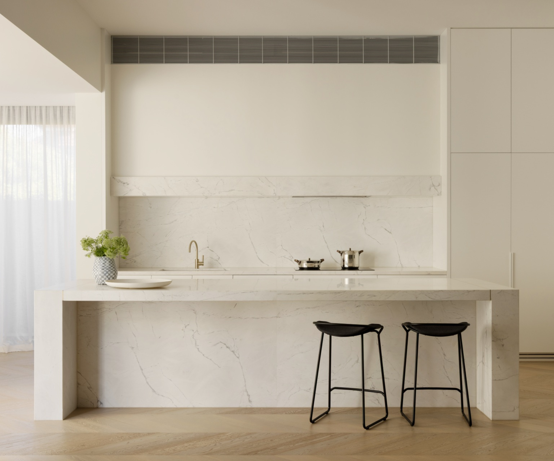 The redesign of this minimalist mansion is a triumph of contrasts