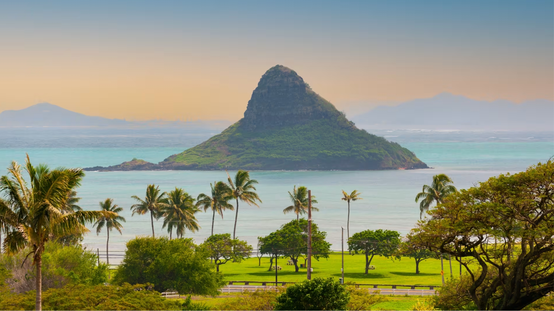 Island dreaming: Nab flights to Hawaiʻi for under $1000
