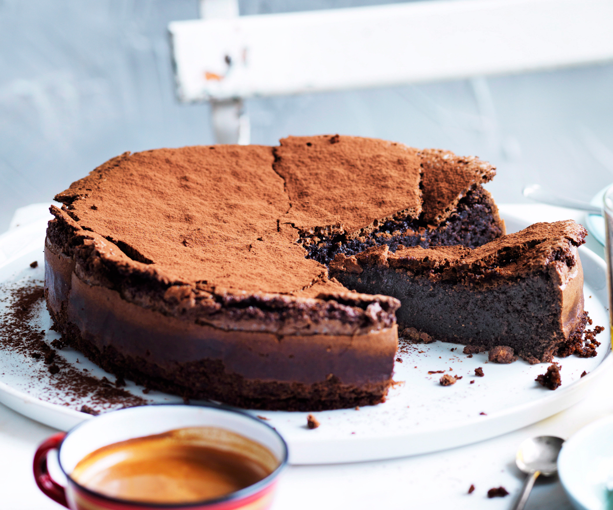 Entertaining this weekend? These flourless cakes are a crowd pleaser.