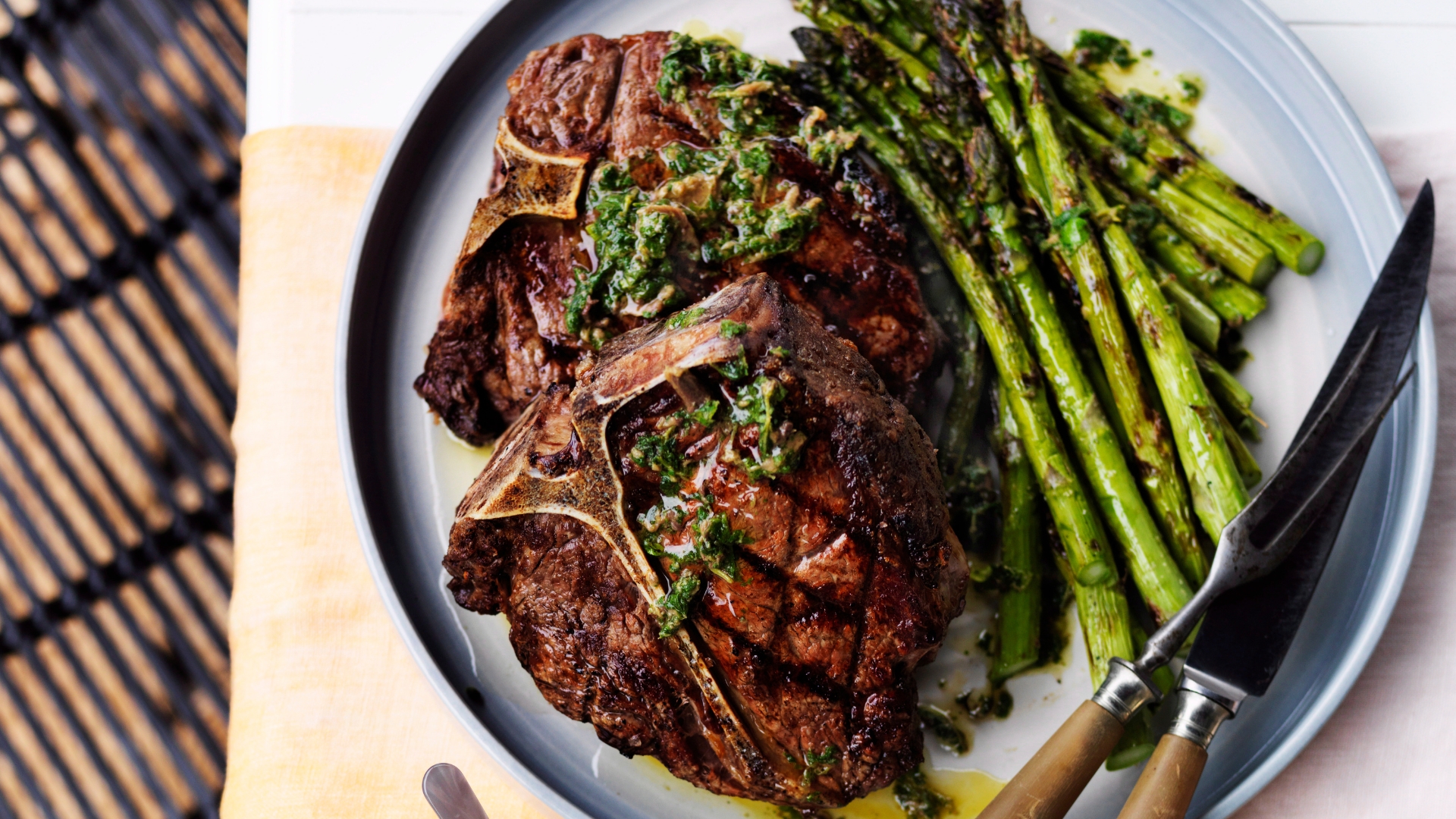 Bistecca Fiorentina with asparagus