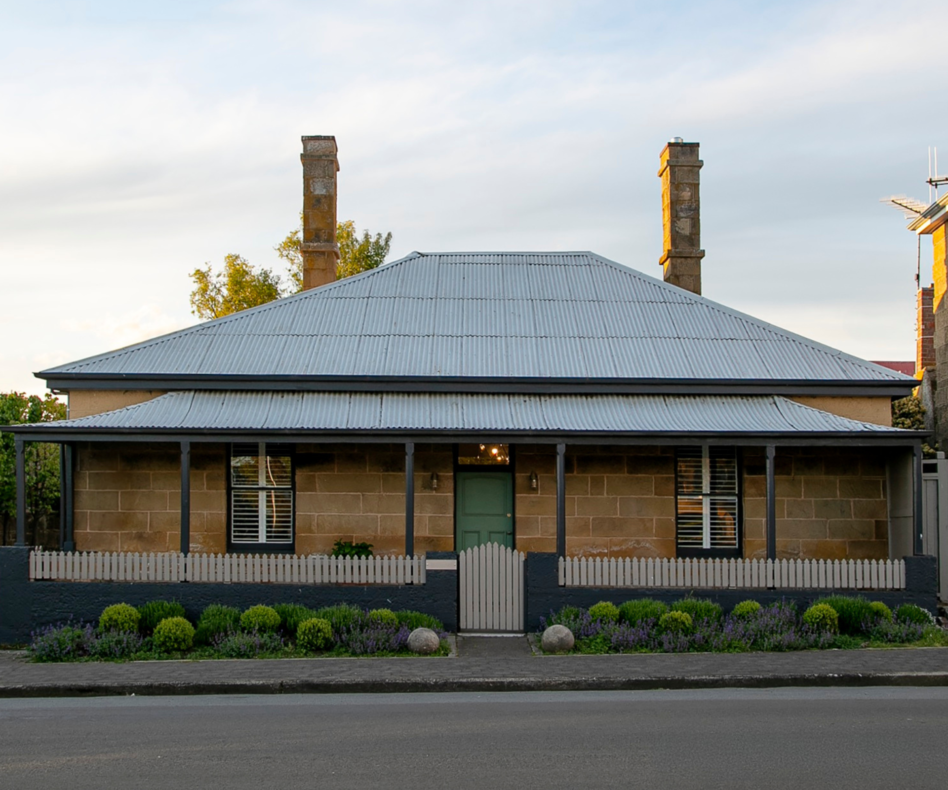 An 1840s sandstone cottage gets a wonderful new chapter