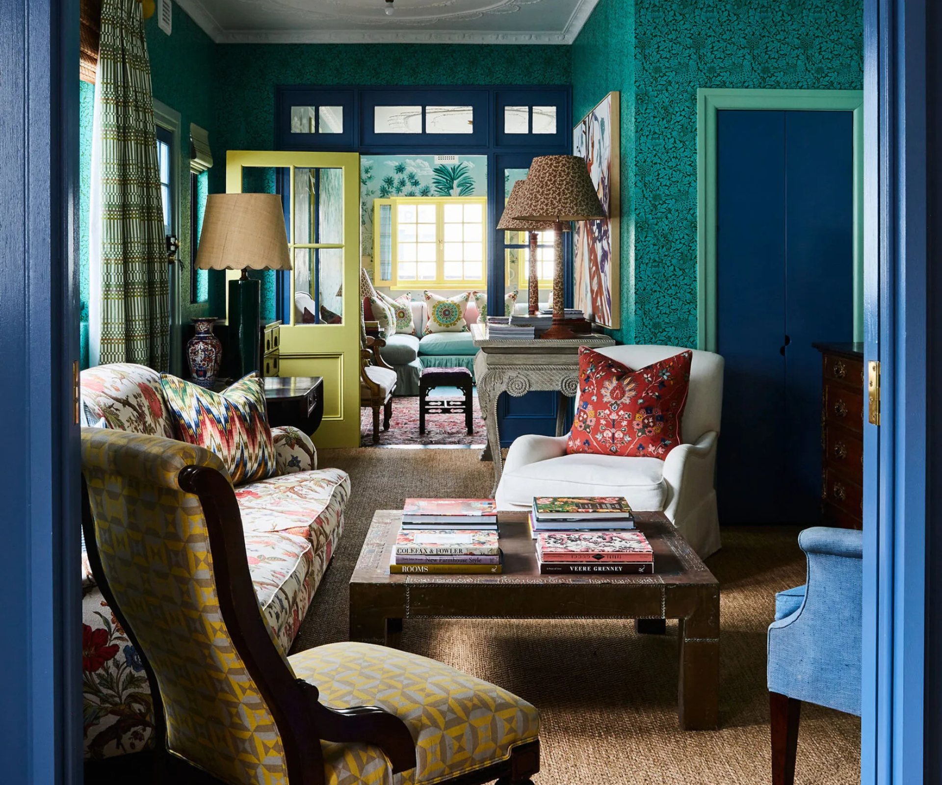 Patterned sofas are making a comeback - here's how you should style them