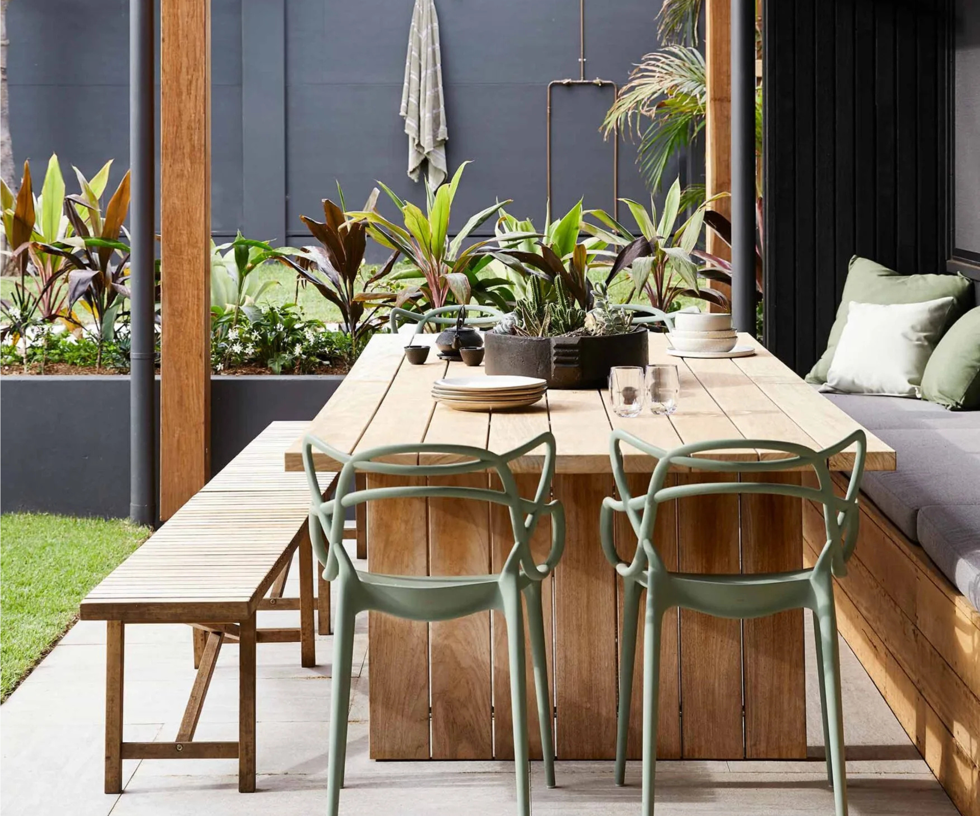10 outdoor dining sets that are perfect for summer