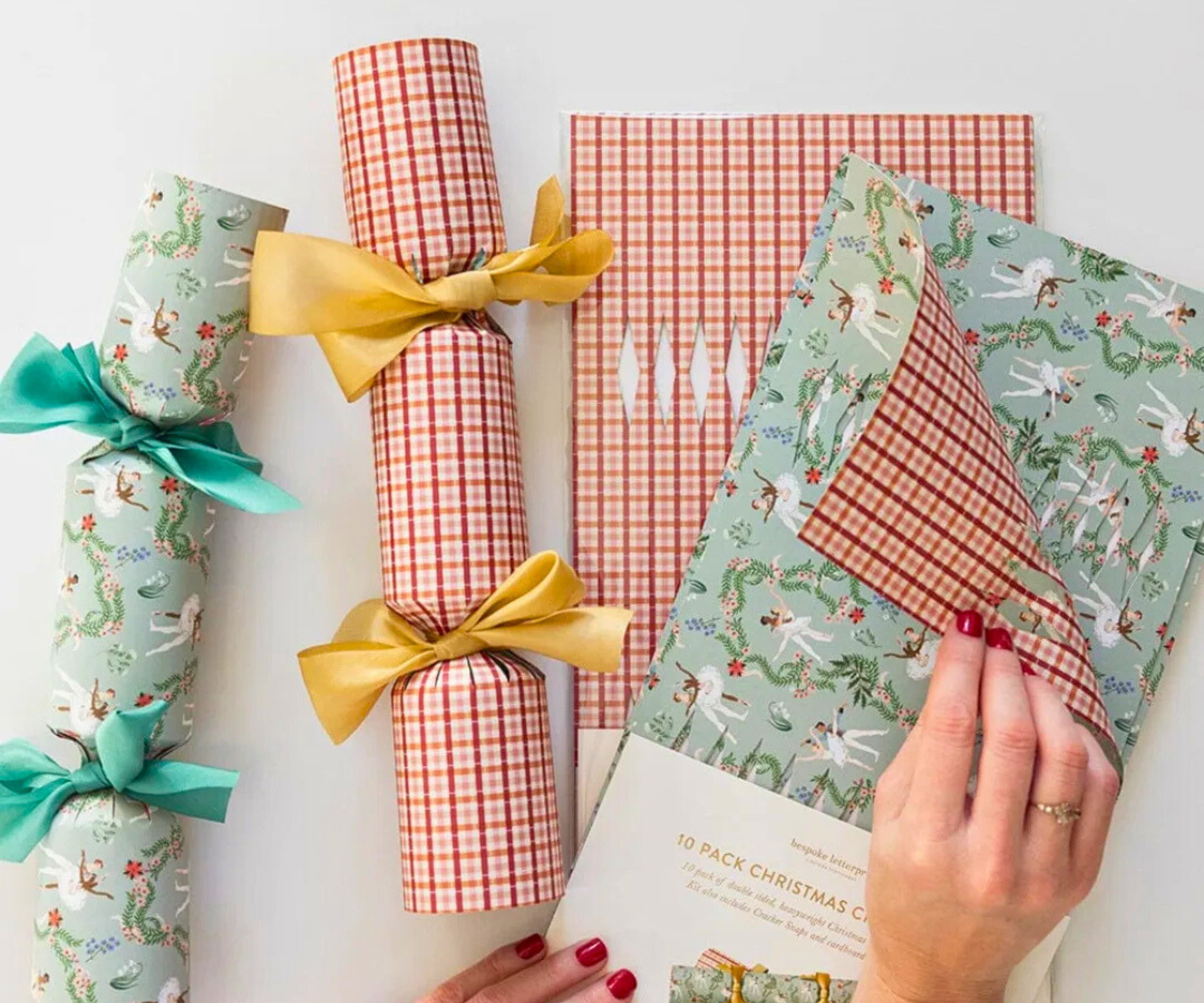 9 fun things to put in your homemade Christmas crackers