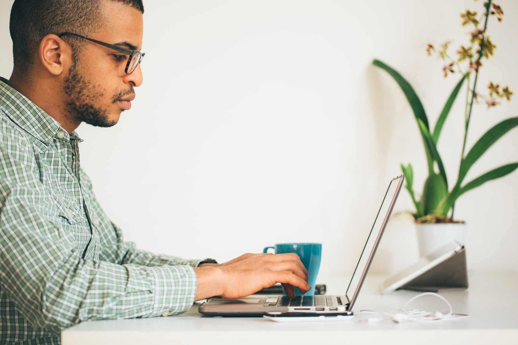 What Is Dry Scooping, and Should You Try It? Everyday Health