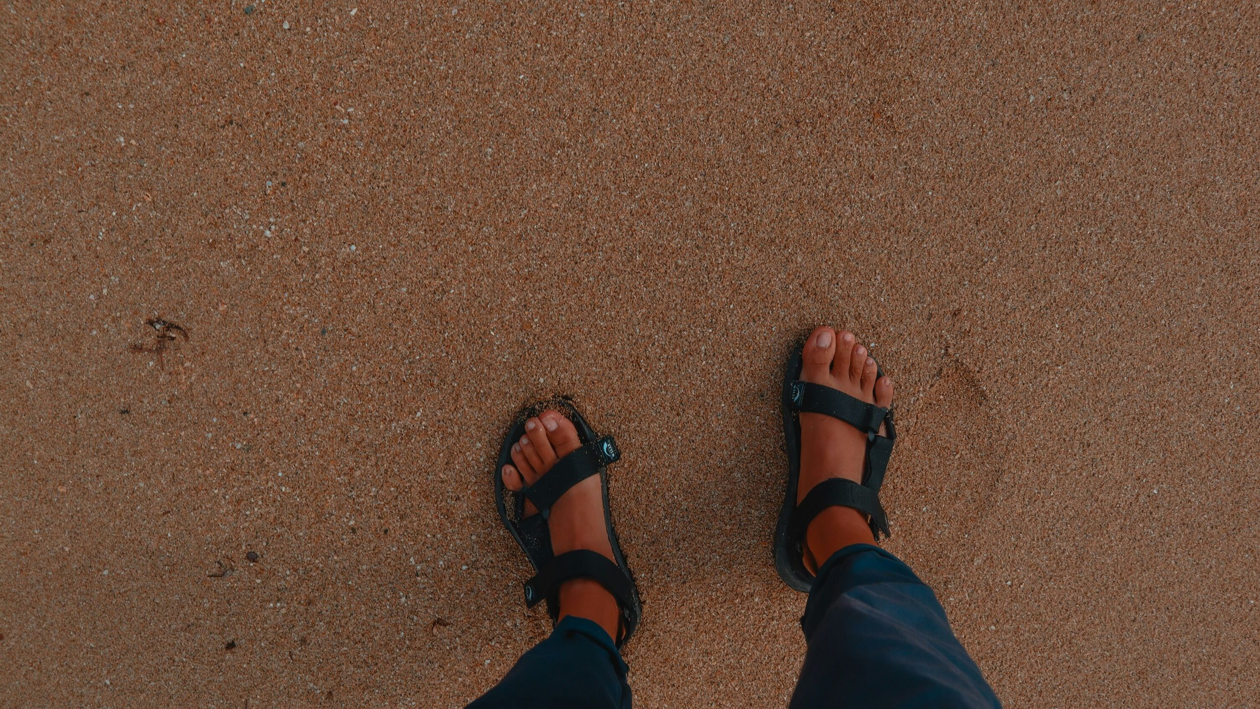 Las mejores sandalias de senderismo para salir a caminar este verano
