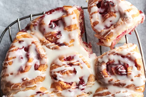 Small-Batch Cranberry Vanilla Morning Buns Are the Ultimate Weekend Treat