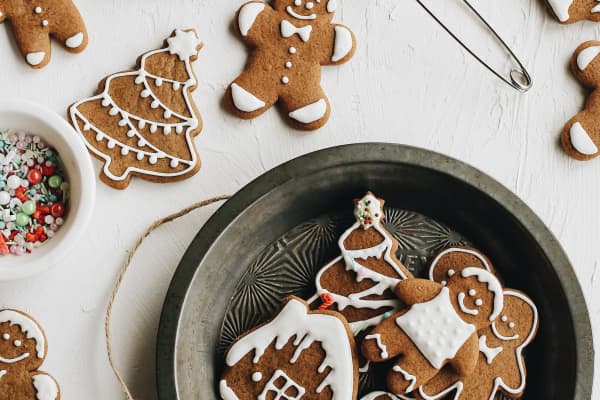 85+ Easy and Delicious Cookies to Bake This Holiday Season