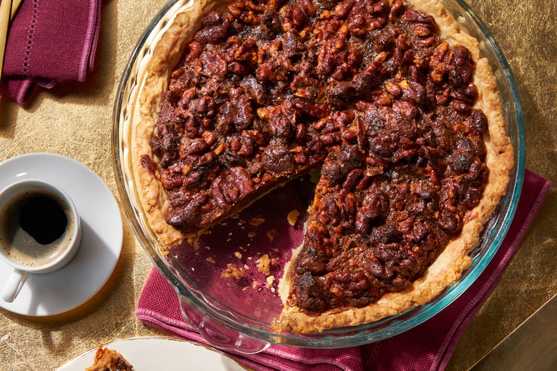 Fateerat Tamar Wa Joz (Date-Walnut Pie)