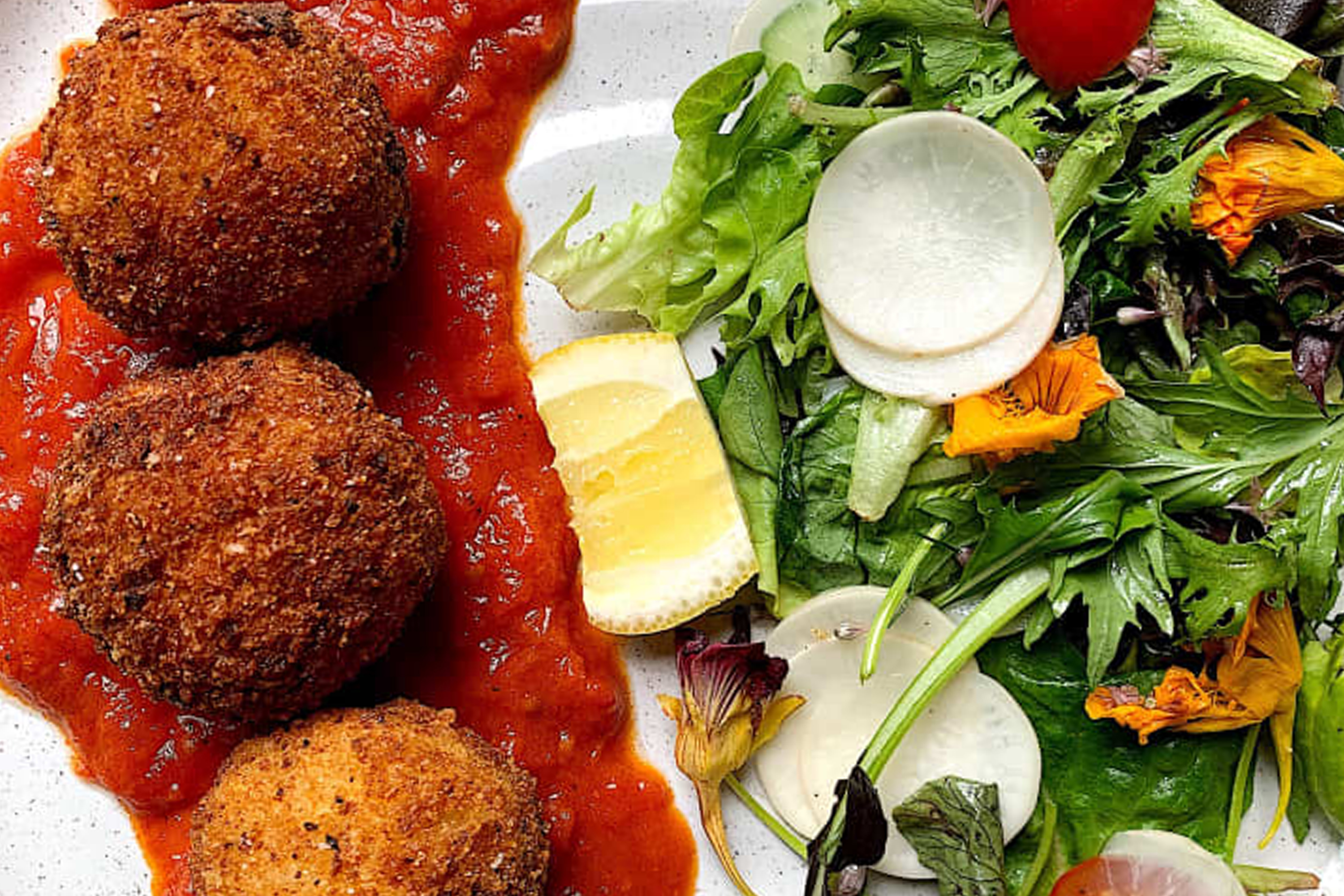 My #1 Costco Pantry Item Is So Versatile, I Can Make 5 Very Different Family Meals with It