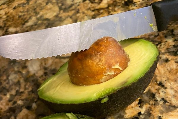 I Tried the Avocado Slicing Hack Going Wild on Social Media and I'm Not So Sure About It