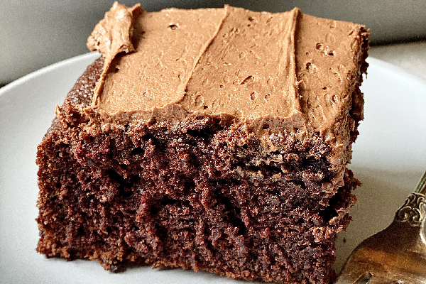 I Tried Aunt Doris' Chocolate Cake That Reddit Is Obsessed With — And Now I Am Obsessed with It Too