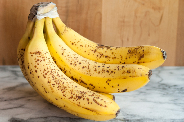 This Gluten-Free Make-Ahead Banana Smash Cake Is a Deliciously Easy Way to Make Your Baby's Day