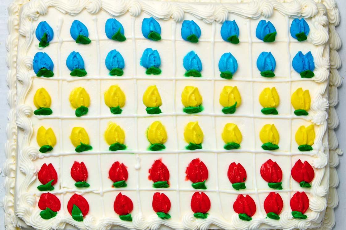 3 Grocery Store Chains with the Best Cake, According to Pastry Chefs